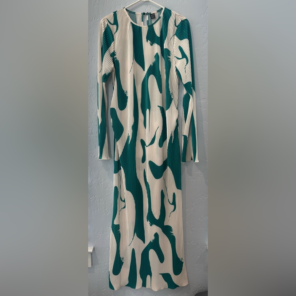 Green Long Sleeve Sheath Cocktail Dress